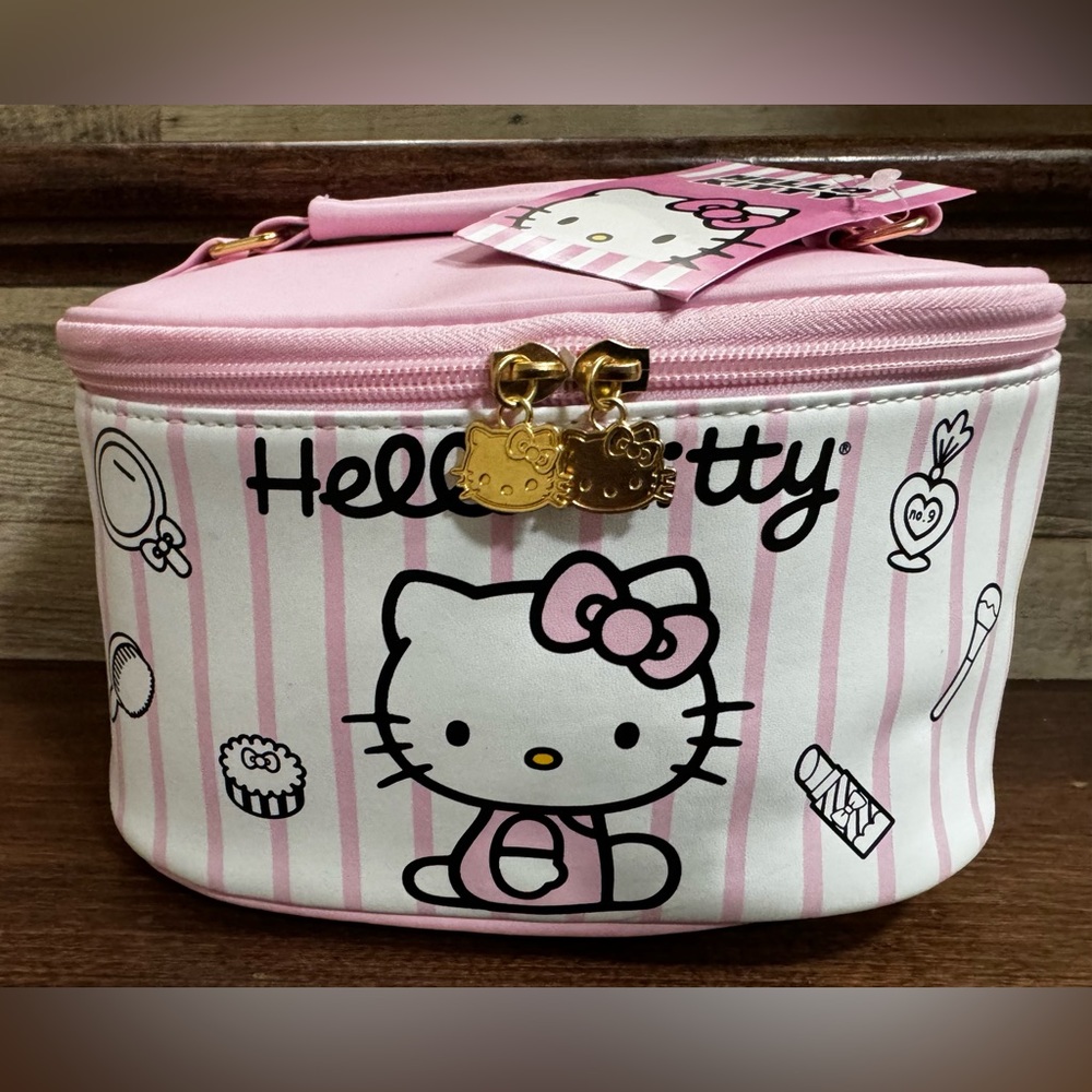 ✅ Super Cute 🥰 Hello  Kitty Super Cute Makeup / Cosmetic Bag -NEW - Picture 2 of 14